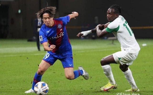 まず甲府を悩ませた「ホームスタジアム問題」【Jリーグ「クラブ・オブ・ザ・イヤー」に推したい甲府】(2)