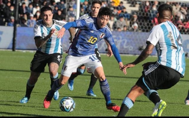 U-22日本代表が強豪U-22アルゼンチン代表に打ち勝つ！　10番鈴木唯人の2発などで計5ゴール【国際親善試合】