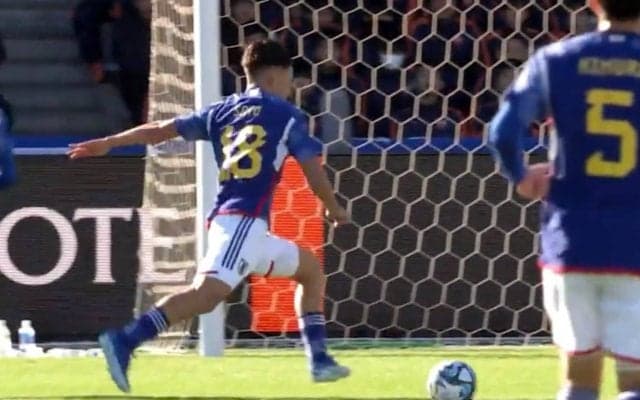 Ｕ－22日本代表の“和製ケイン”、弾丸ミドルで先制ゴールの瞬間！佐藤恵允がアルゼンチン守備陣を引き裂き、内田篤人も「イメージできていた」と絶賛