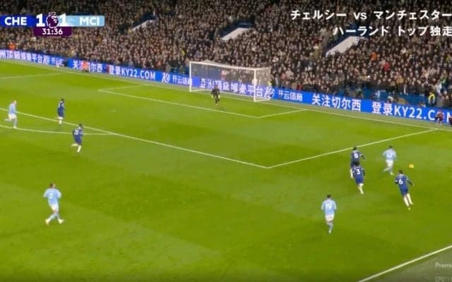 「才能しかない」「速すぎる」3人に囲まれても秒でぶち抜く“超絶ドリブル突破”→怪物・ハーランドに逆足クロス　名将ベップが惚れた“若き至宝”フォーデンの天才すぎる瞬間