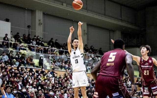 神戸ストークスが試合終盤の連続得点で接戦を制す…越谷アルファーズの連勝は「6」でストップ