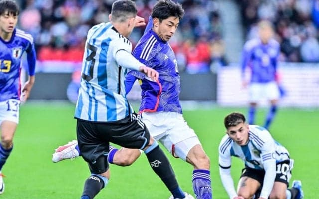 【U22日本代表で、半田陸が躍動。”A代表経由パリ五輪行き”へ前向きなリスタート(2)】プレーオフ準決勝の地で馳せる”古巣”山形への想い。感慨深そうに呟いた言葉