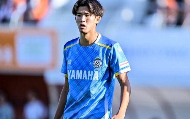 「歩幅長いのズルいよw」磐田の18歳長身FW後藤啓介の“マラソン激走”ダントツ1位でのゴールシーンが話題！「かわいすぎるー」「彼はいつでも全力」との声