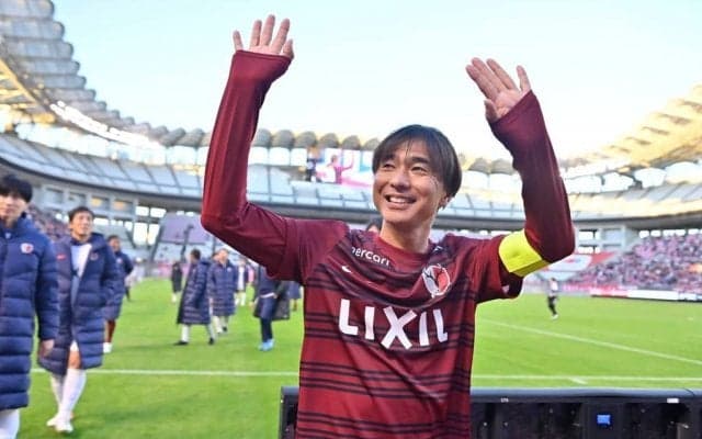 「２枚目なんて合成に見えるくらいえぐい笑」大迫勇也と興梠慎三が「鹿島のエンブレムウエア着用」でサポーター歓喜！「こんな光景見られるの、鳥肌すぎるな…」の声