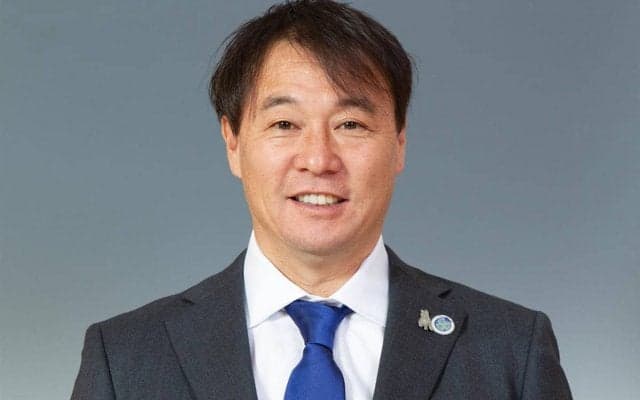 水戸が今季就任の濱崎芳己監督と契約更新、J2で17位フィニッシュ「一試合一試合を大切に戦います」