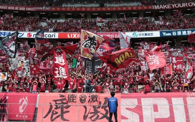 「シーズン中なのにすごい」本山雅志氏の引退試合に大迫勇也＆興梠慎三も参加！現在は別のチームに所属「エモすぎる！」