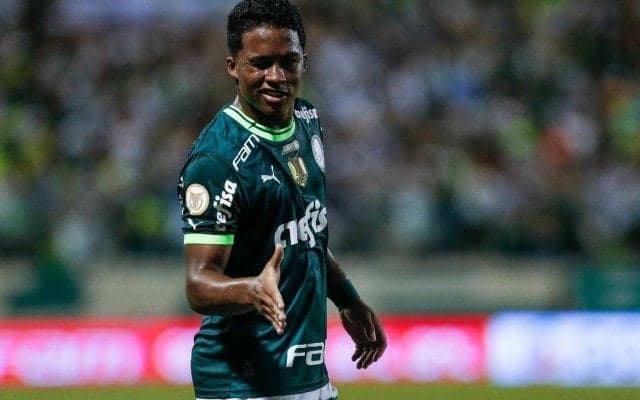 ブラジルの神童エンドリッキはニューバランスと契約へ！アルゼンチン戦でいきなりゴールドのオリジナルスパイク着用か