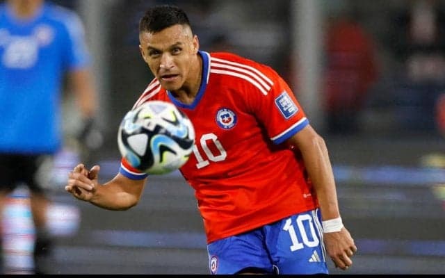 サンチェスが代表戦開催のスタジアムの劣悪なドレッシングルームに苦言｢排水溝から自分たちの排せつ物が漏れてきた｣