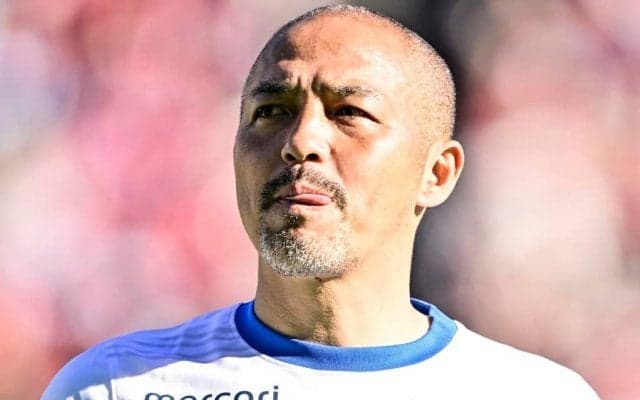 「鹿島のエンブレムのついたウェアを着てる…」小野伸二が引退直前に袖を通したまさかの“アントラーズ姿”が「奇跡」と大反響！「違和感ねぇんだわ!!」「嬉しい」の声