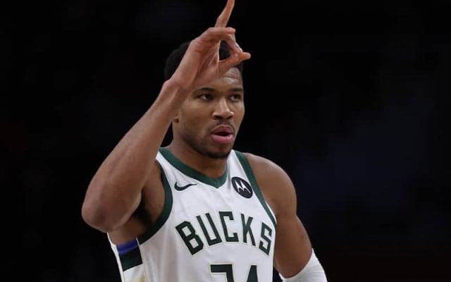 アデトクンボが驚異のFG精度で伝説ジャバーに並ぶ…通算109度目の30得点10リバウンド5アシスト超