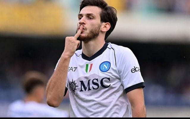 ビッグクラブが熱視線送るクワラツヘリア、代理人はナポリとの新契約示唆「会長は約束を守る人だ」