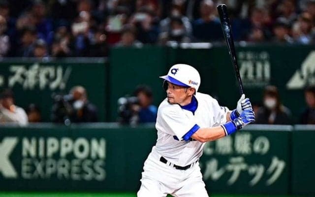 イチロー氏が“珍打”…ライナーが塁審を直撃　幻のタイムリーに苦笑い