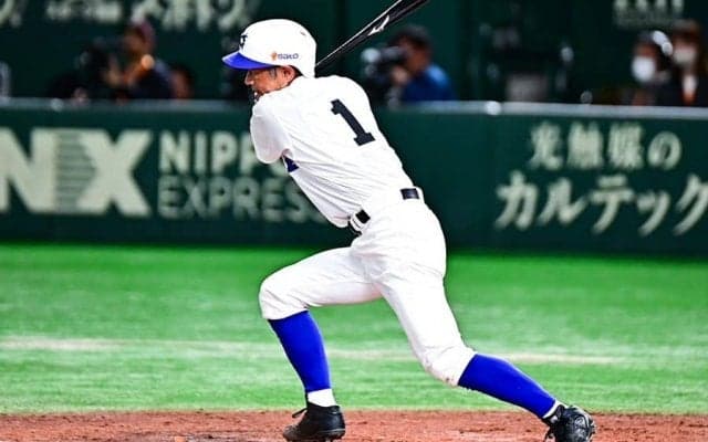 イチロー氏が3年越しの初安打…右中間二塁打にファン喝采　9打席目でついに快音