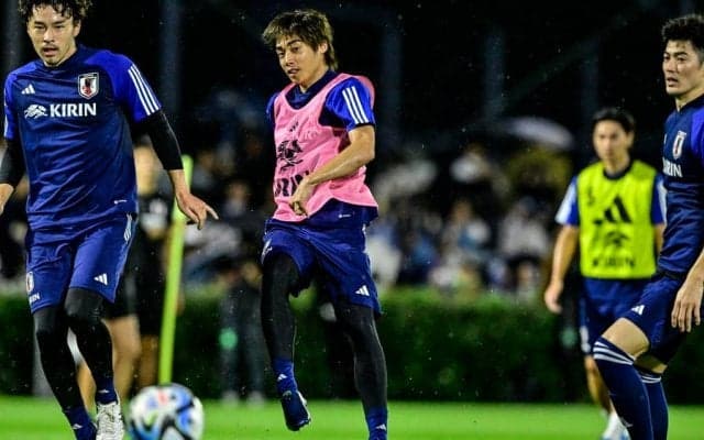 カメラマンがウェンブリーに潜り込むための「秘密兵器」【もはやサッカーに欠かせない「よだれかけ」】(1)