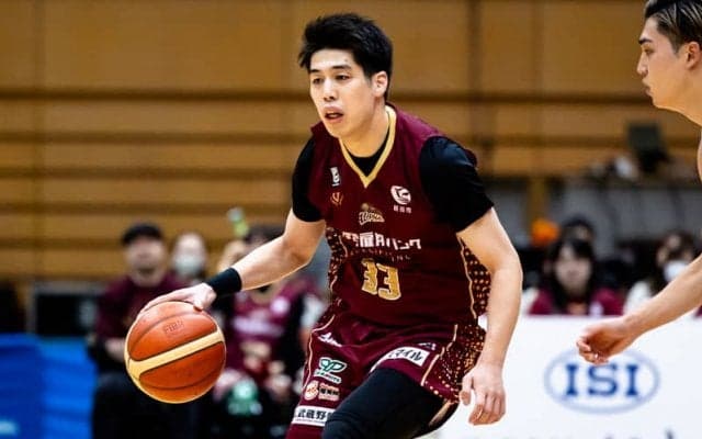 越谷アルファーズ、先発PGの笹倉怜寿が19日の試合で脳震とう