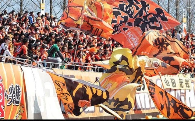 「今までに無いデザイン」「新しくていい」山口が2024シーズンのユニフォームを発表！ ファンからは好評「デザインの引き算が上手くてカッコイイ」