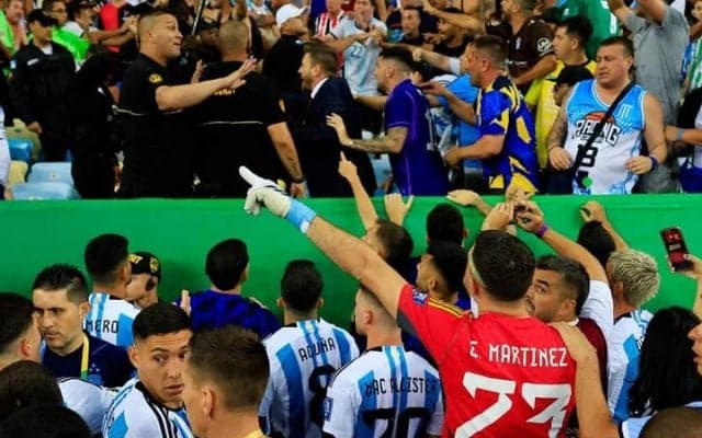 警官による暴力が判明！ メッシが「悲劇」と嘆いた南米予選の騒動が波紋「頭を破裂させる勢いで殴りつけてきた」