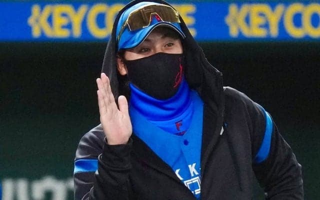 日本ハムが“限定ユニ”を発表　4月の8試合で着用…ブラックカラーにブルーライン