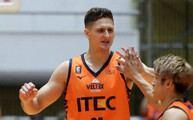 “勤労感謝の日”に外国籍選手から「ありがとう」スタッフへ心温まる差し入れ