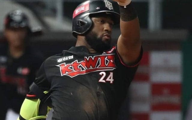 韓国でも「かなり劣化」と三行半を突きつけられた元阪神助っ人ロハスJr.が母国で覚醒！ ドミニカで“4冠王”に