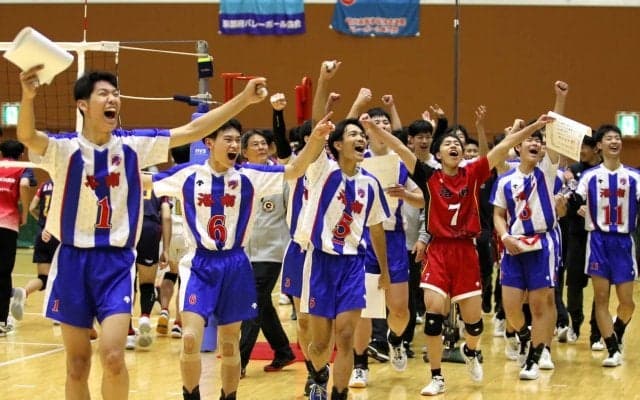 「この日のためにやってきた」洛南高が5年ぶりの優勝 全国準優勝2度の東山高は涙の敗退【京都府春高予選決勝（男子）レポート】