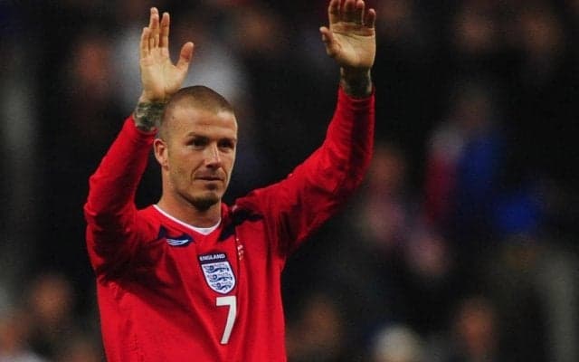 ベッカムが着用したスパイク“金色のプレデター”がオークションに出品、推定落札価格は150万円を超える可能性も？