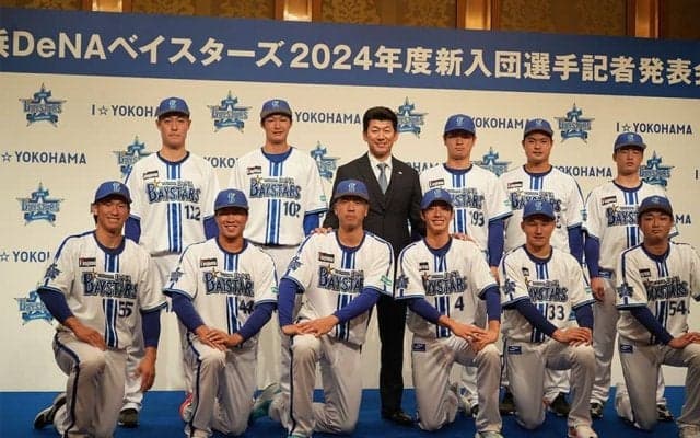 つかみバッチリ…DeNA新人左腕にファン熱視線　「確かに似てるぞ」「ツボりすぎた」