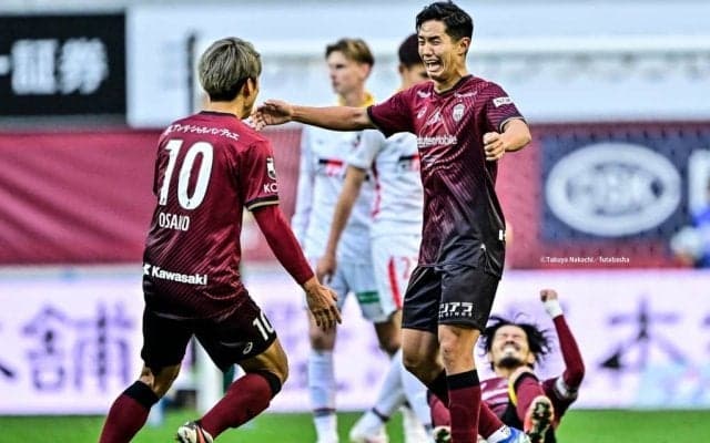 「大迫と武藤の抱擁美しい」悲願達成の神戸“優勝決定の瞬間”に感涙のファン続々！「他ファンでもこのシーンは泣いてしまう」「何度でも何度でも見れる」の声