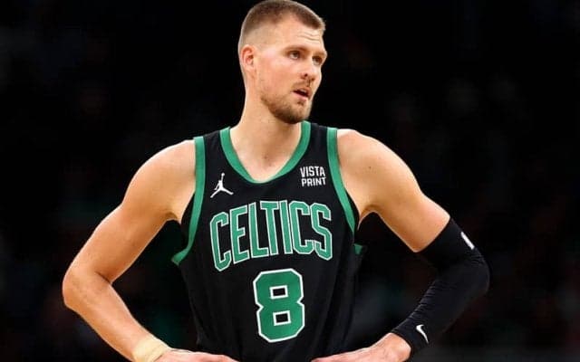 セルティックスのクリスタプス・ポルジンギスが左ふくらはぎの張りで1週間の離脱