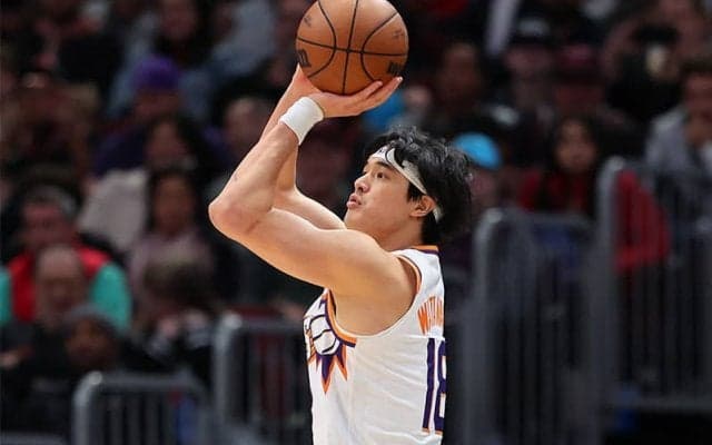 サンズがニックスとの大接戦を制す…5試合ぶり復帰の渡邊雄太は3ポイントを2本ヒット