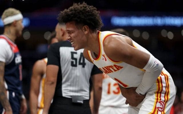 ホークスで自己最高のシーズンを送るジェイレン・ジョンソンが3～4週間の離脱