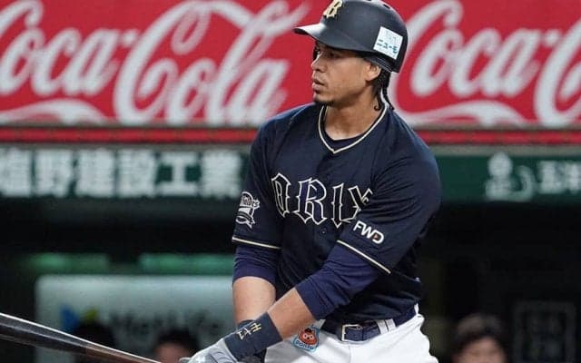 オリ自由契約から2年…異国で“スター選手”に　全体2位で指名の身長2メートル助っ人