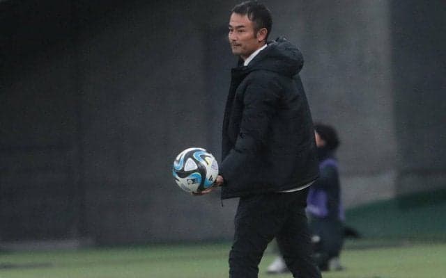 J1昇格逃すもPOまでチームを導いた小林慶行監督が千葉と契約更新「本気と覚悟を示すシーズンに」