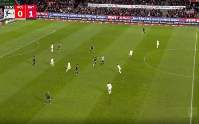 「ベッカムかよ！」「上手すぎる」 40メートル級の“超絶ロングフィード”が炸裂した瞬間　ストライカーながら高精度パスを放ったFWケインのスーパープレー