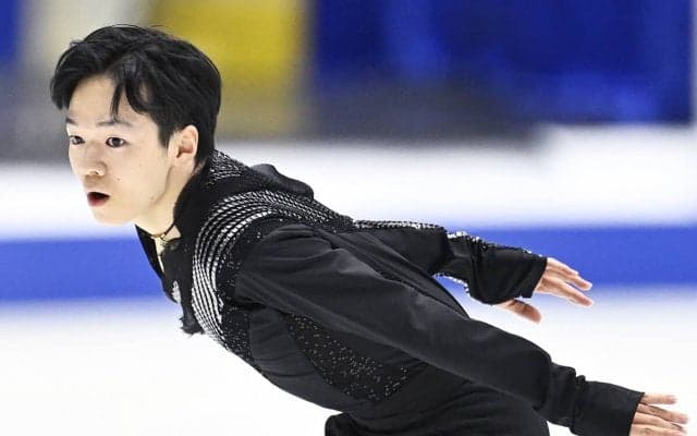 鍵山優真が宇野昌磨を破ってNHK杯制覇　進化した「表現力」を武器に、GPファイナルで「トップ３」に挑む