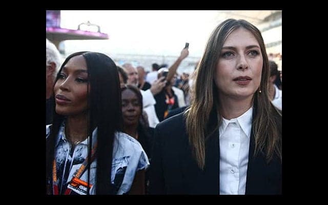 シャラポワらF1会場に登場