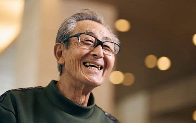 記者から注文「どちらかに統一して」　もし白を選んでいたら…翌日から変わった運命