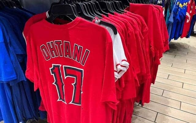 大谷翔平ユニが衝撃の30％OFF　地元に広がる落選ムード…店員も落胆「来年いないかも」