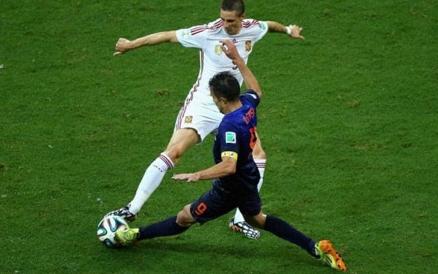 「泣きそう」「私のヒーロー」プレミアリーグで活躍したストライカー2人が監督として再会！懐かしの2ショットにファンも感動