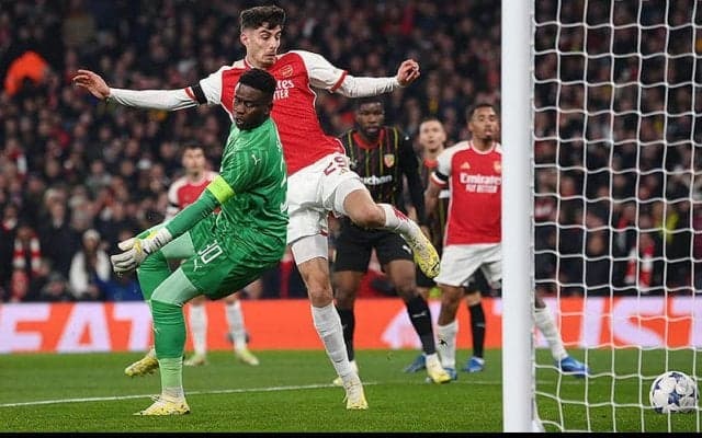 冨安健洋が見事な2アシスト！　6発圧勝アーセナルが首位通過を決めPSVの2位通過も確定【CL】