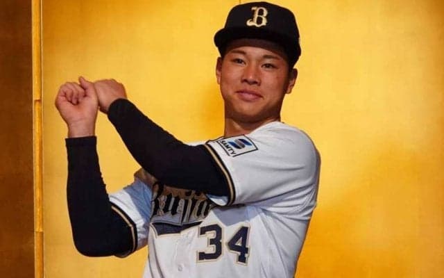オリックス、ドラ1横山に吉田正尚の「34」　2年間空席の“出世番号”…新人背番号発表