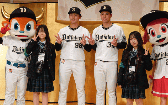 「何とか爪痕残さなきゃ」　“上田市愛”溢れる女子高生記者にオリ中嶋監督もにっこり