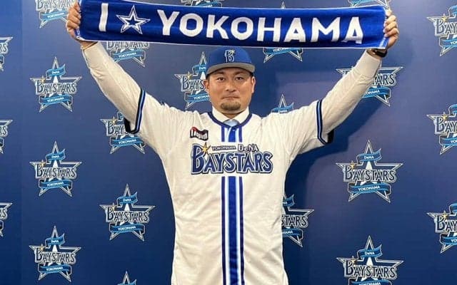 鷹戦力外・森唯斗がDeNA入団会見「腕がちぎれてもいい」　青ネクタイで登場…背番号38