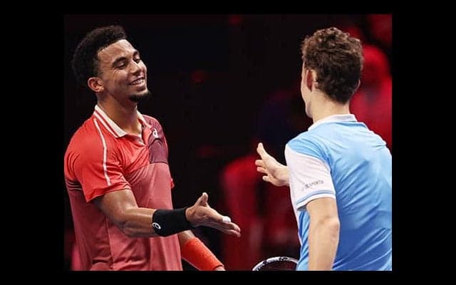 幼馴染を下し仏選手初の決勝へ