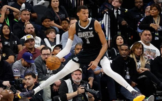 規格外の新人ウェンバンヤマがNBA初欠場…チームは泥沼14連敗で最下位低迷