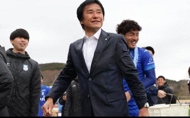 J3沼津・中山雅史監督が続投決定！　指揮1年目は13位、「熱い魂を僕たちにぶつけてください！」
