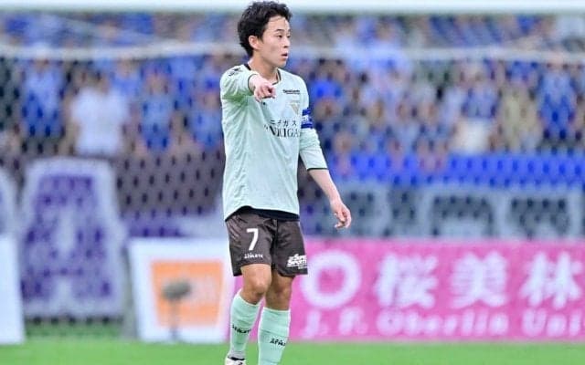 「こんなの見たら泣くわ」東京VのJ1昇格決定直後の監督＆キャプテンの“抱擁”が泣ける！「こんなの他サポでも泣くわ」「私ももらい泣きしました」の声