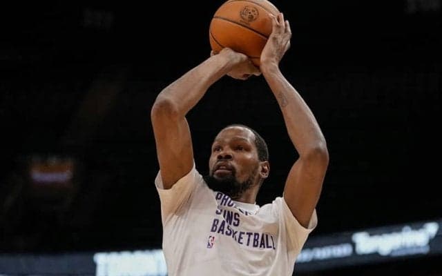 通算得点で歴代10位に入ったケビン・デュラント「たくさんの人たちが助けてくれている」