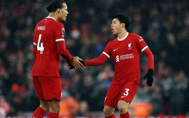 「まじで凄すぎ」「遠藤が救った」「これは泣く」遠藤航がプレミア初ゴール！衝撃のミドルが逆転勝利のキッカケに「現地の心掴んだな」