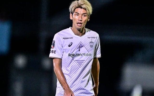 「肉体がセンシティブすぎる」「バッッキバキやな」ヴィッセル神戸FW大迫勇也の「ロッカールームでの上半身」にファン興奮！ J1最終節直後の映像が話題に